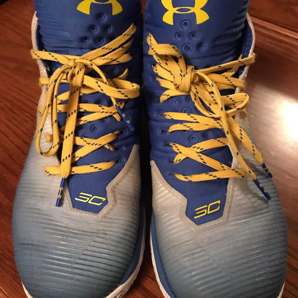 Under Armor Curry 2.5 basketball shoes men’s 9